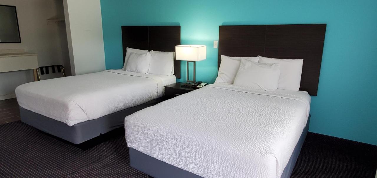 Travelodge By Wyndham Livonia Canton Novi Detroit Area Buitenkant foto