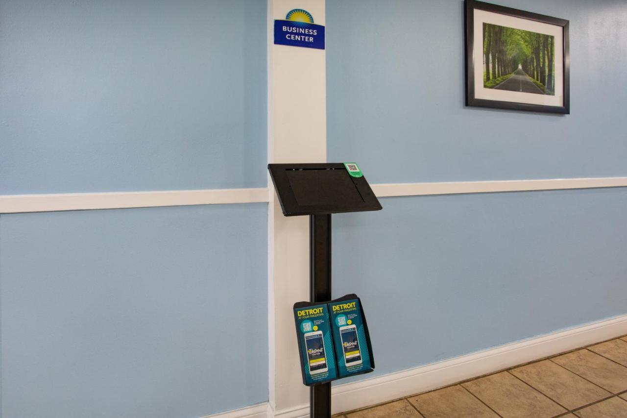 Travelodge By Wyndham Livonia Canton Novi Detroit Area Buitenkant foto