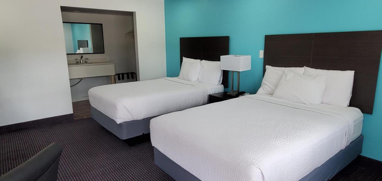 Travelodge By Wyndham Livonia Canton Novi Detroit Area Buitenkant foto