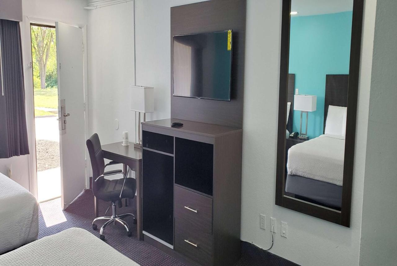 Travelodge By Wyndham Livonia Canton Novi Detroit Area Buitenkant foto